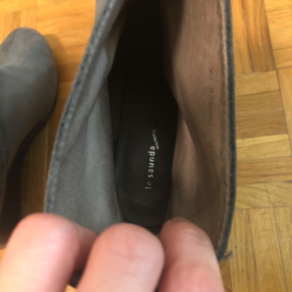 Le Saunda Leather Wedge Booties - Picture 10 of 11